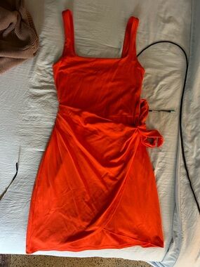 Aritzia Dress 🧡